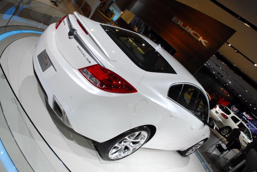  Buick Regal GS 2011 года  (фото 45 из 69)